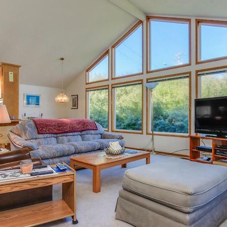 Captain Bill'S Beachhouse Lincoln City Extérieur photo
