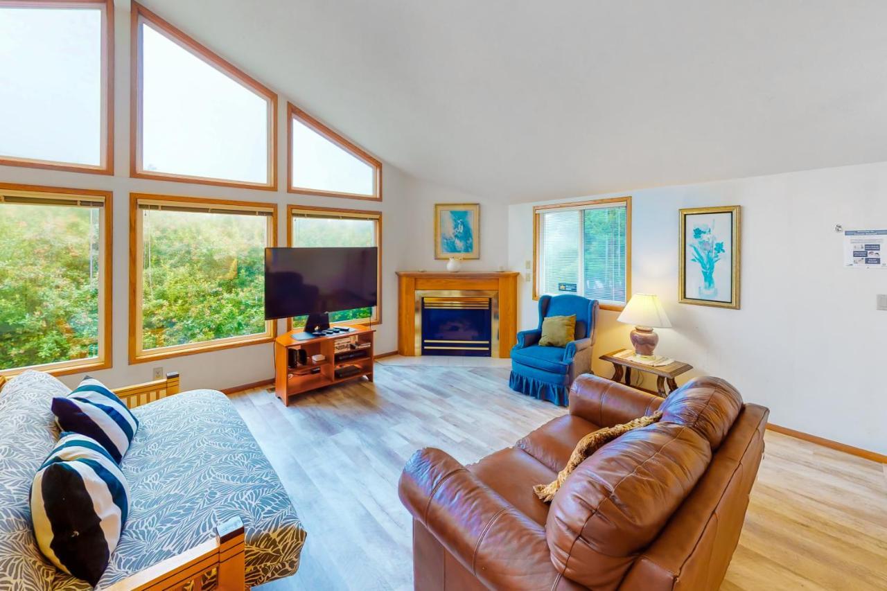 Captain Bill'S Beachhouse Lincoln City Extérieur photo