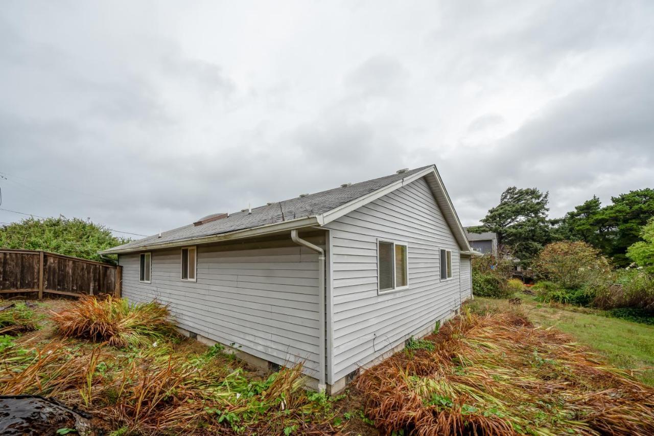Captain Bill'S Beachhouse Lincoln City Extérieur photo